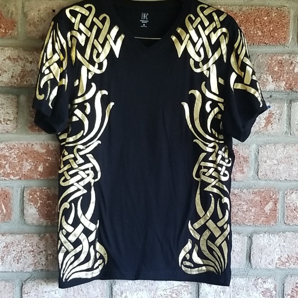 INC vneck gold and black tshirt
